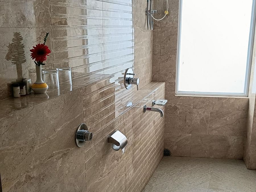 bathroom superior room 2a