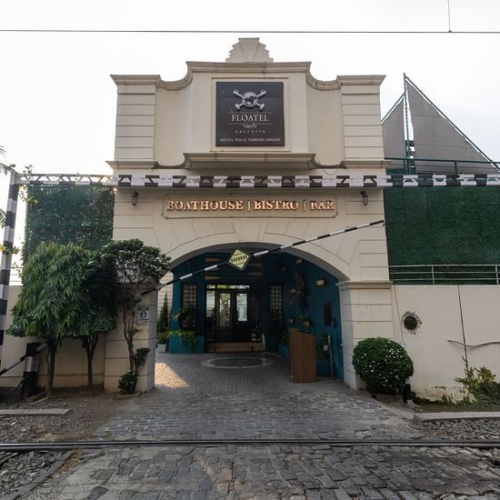 the entrance of Polo Floatel at daytime - Polo Floatel Kolkata