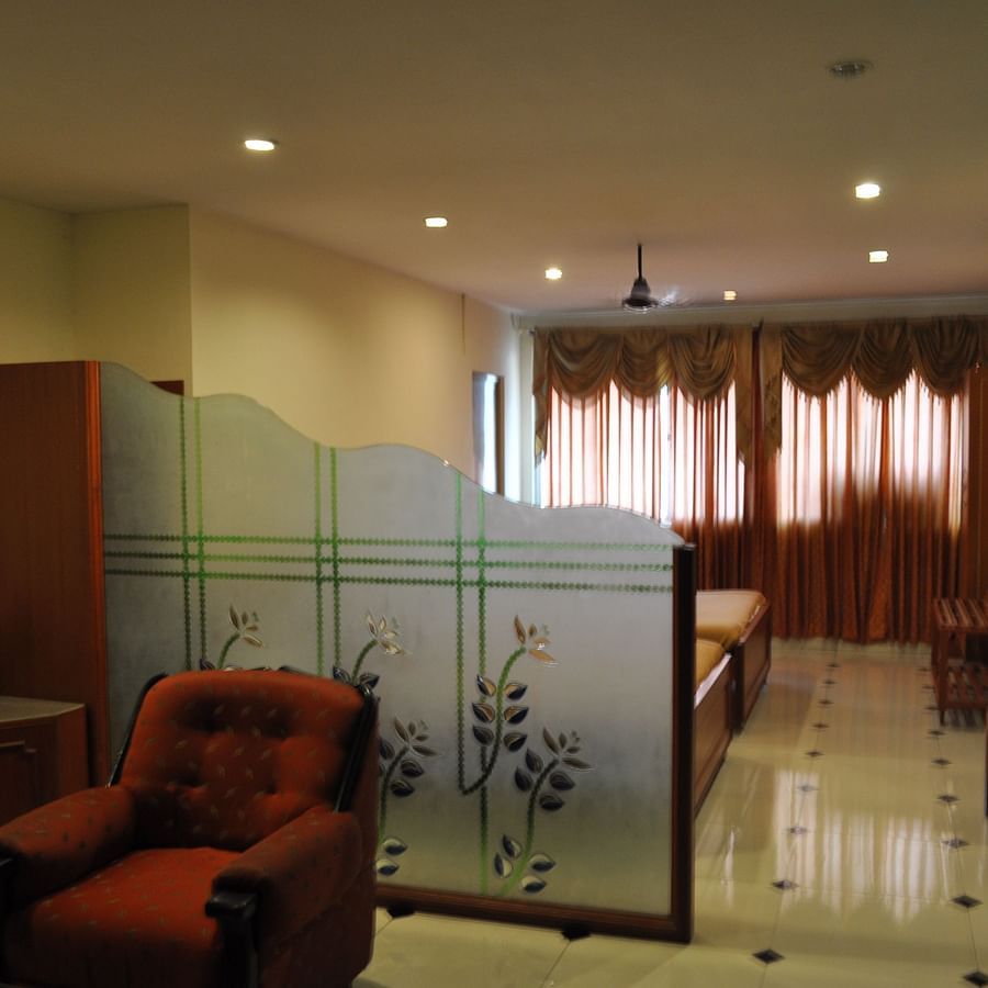 alt-text Hotel Udipi Home, Egmore, Chennai Egmore 2.ROYAL Room Rs 3350