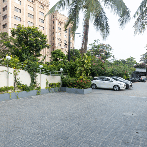 cars parked at the parking space at Polo Floatel Kolkata