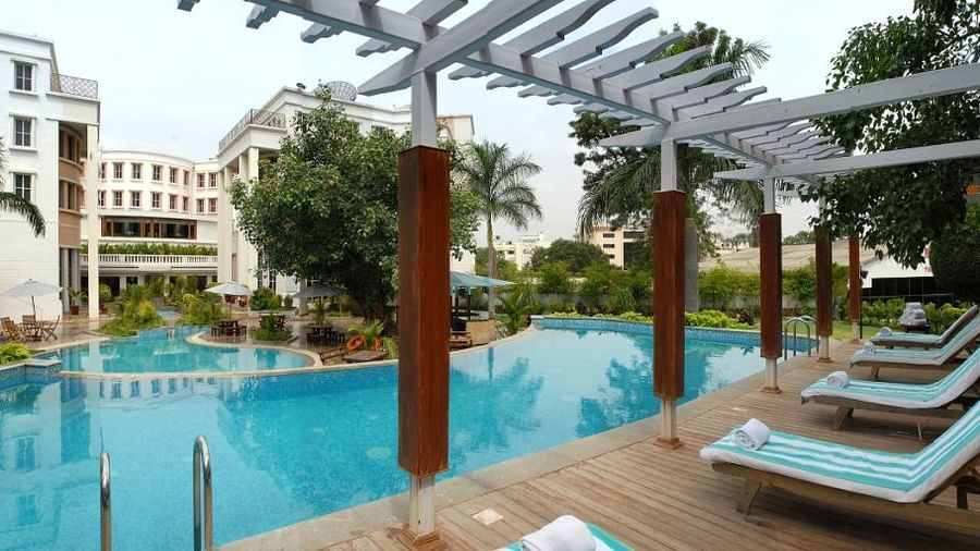 Swimming Pool with double deck