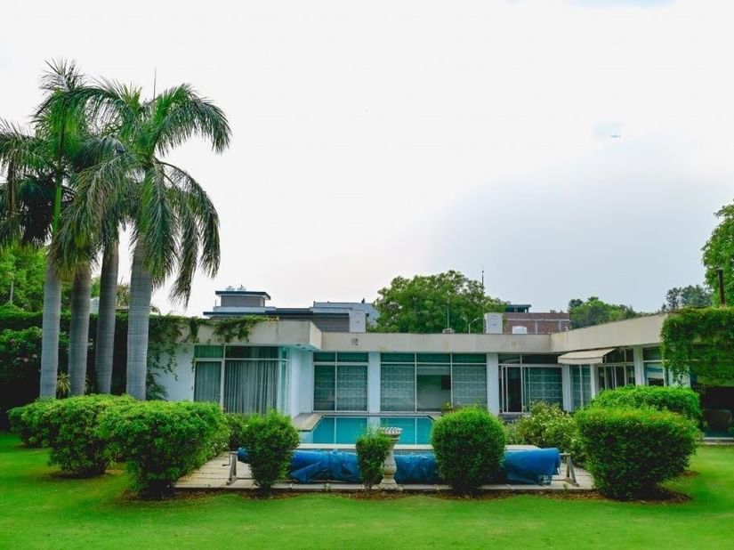 Shot of our villa from outside during a sunny day | Udman Luxe Villa