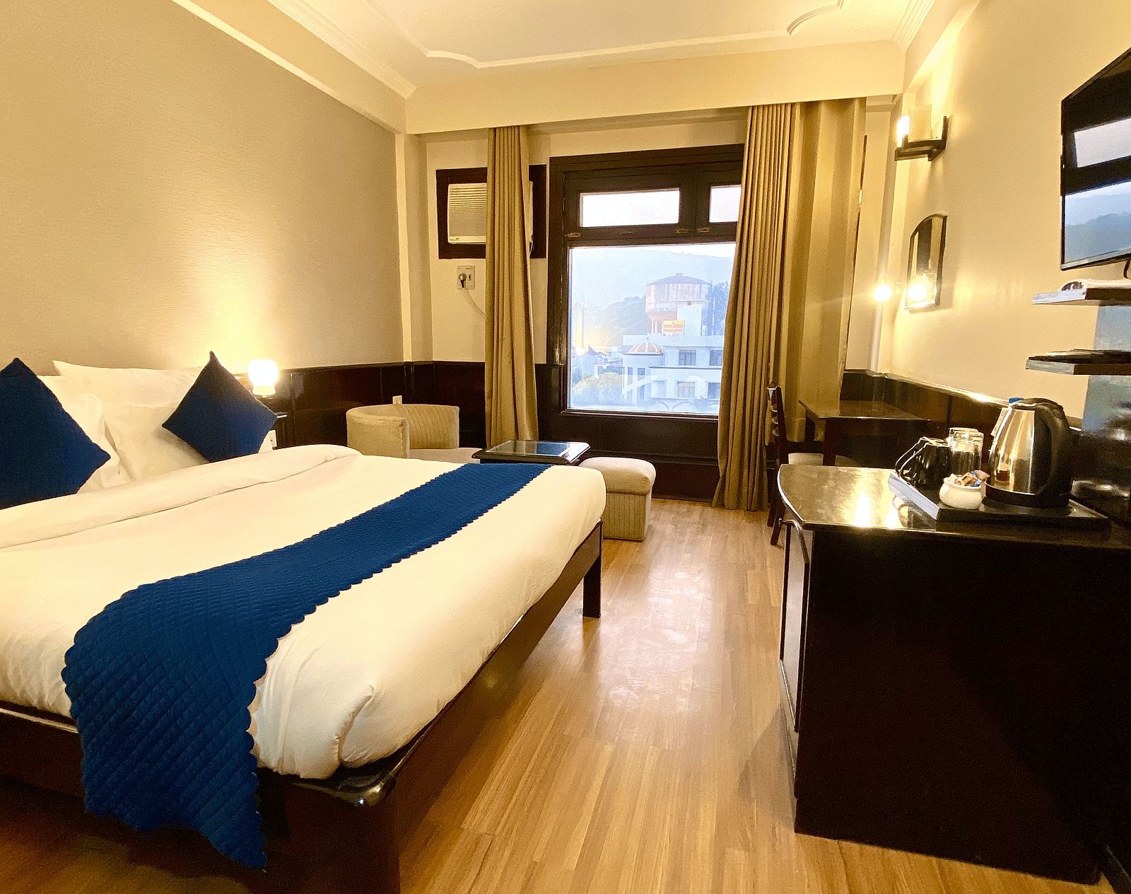 PREMIUM ROOM