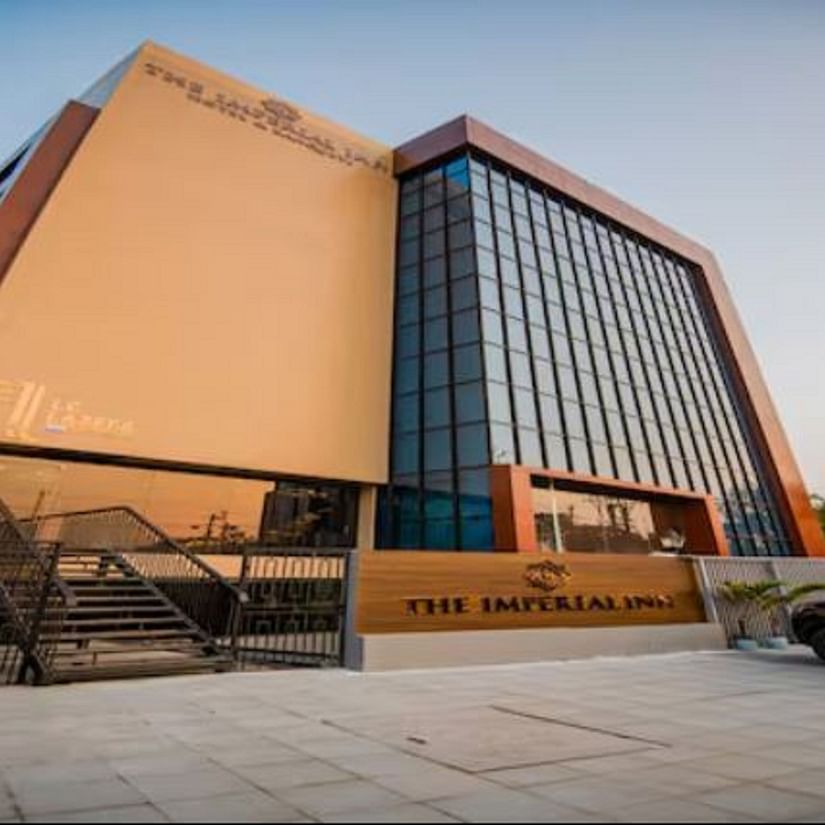 The facade of Yashshree Imperial, Siliguri displayed in a full view with clear sky.