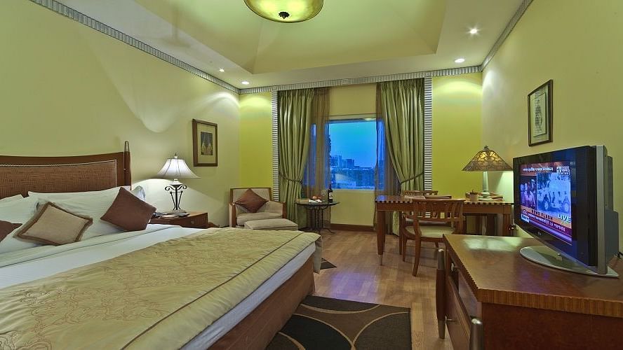 ColonyRoom2