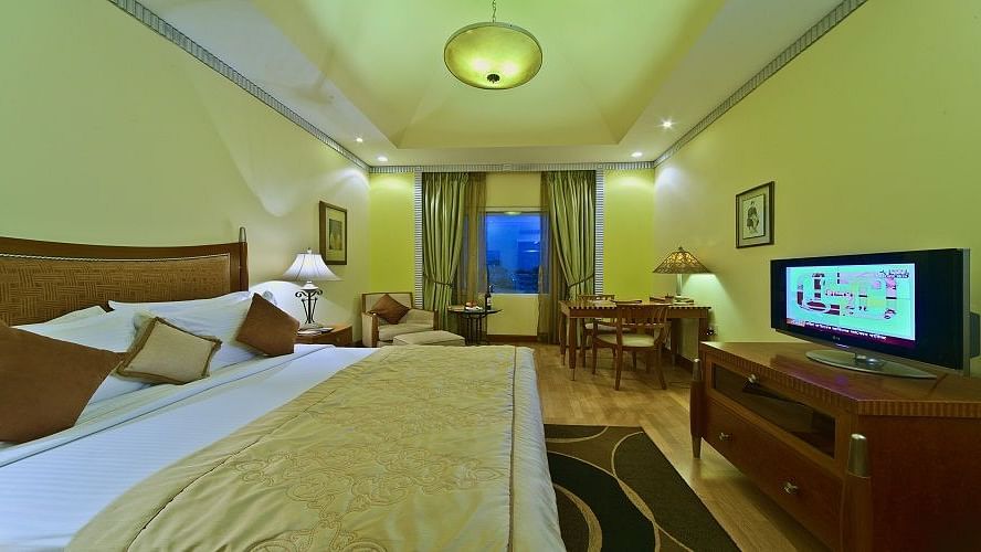 ColonyRoom4