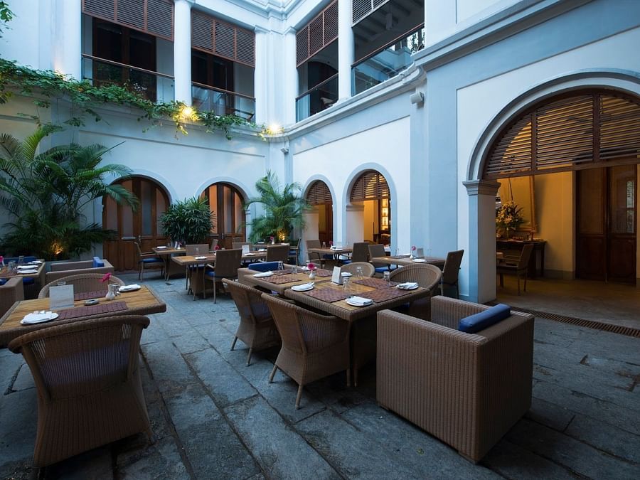 Thumbnail courtyard restaurant