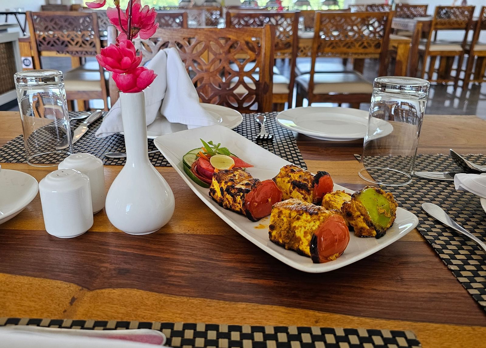 A close-up of a dining table set for a meal - Bamboo Saa Mulberry Resort, Pushkar
