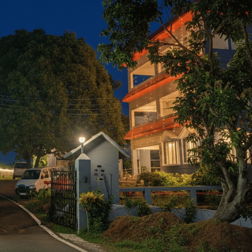 LSR Facade with no lights