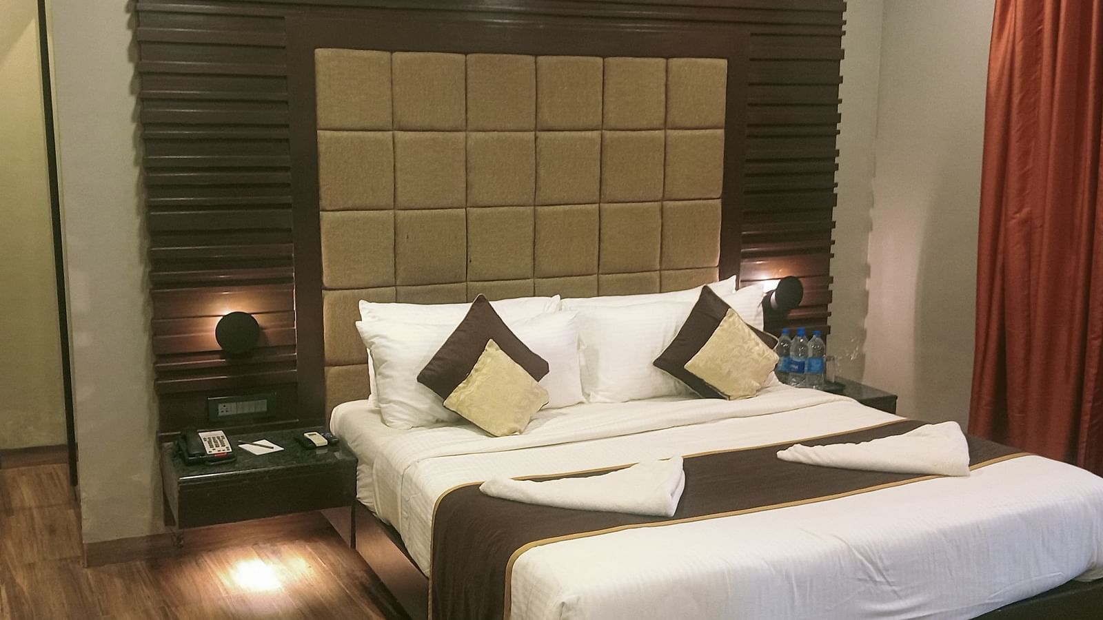 image of the artist suite featuring a plush king size bed at the grand palace, yercaud