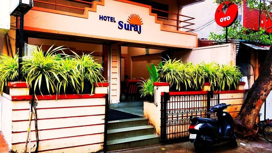 Facade at Hotel Suraj 2