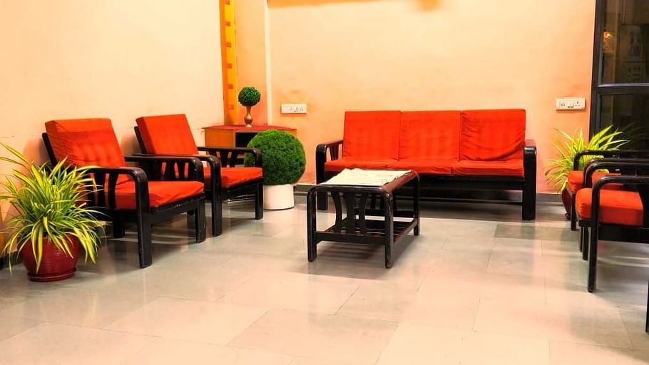 Lobby at Hotel Suraj 3