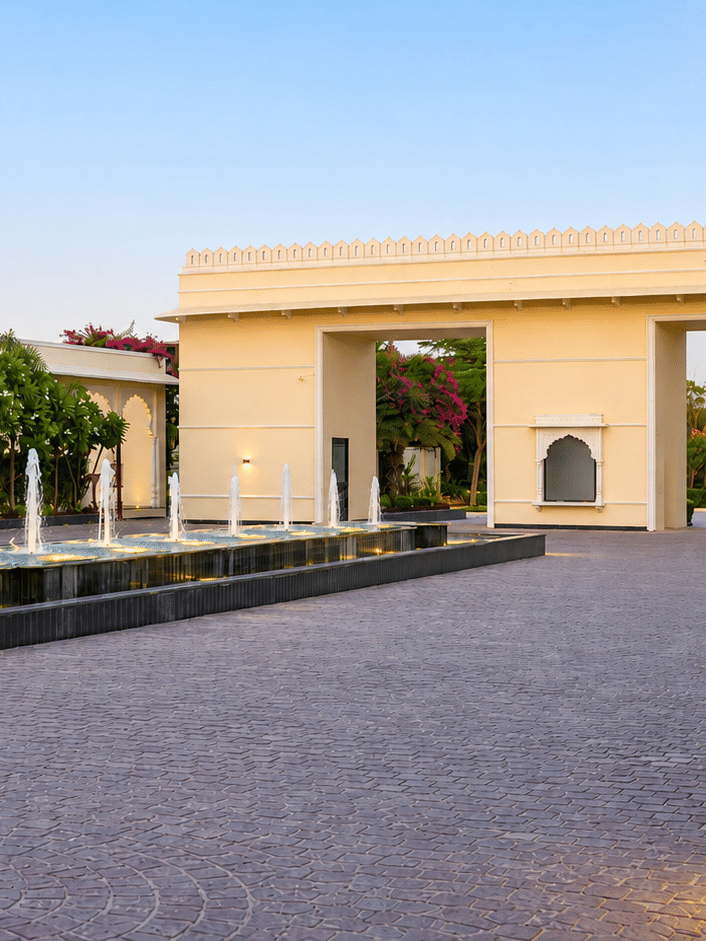 Toran gate