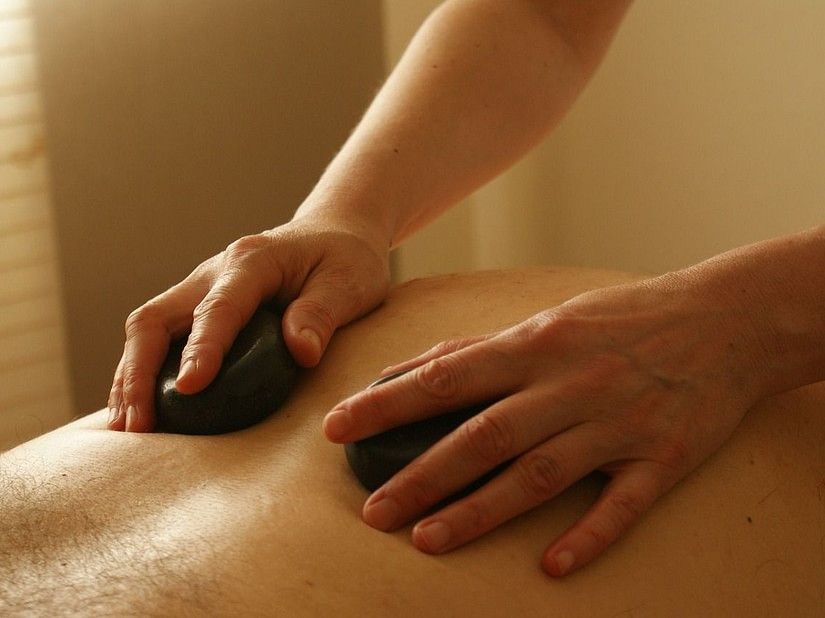 massage-389727 1280