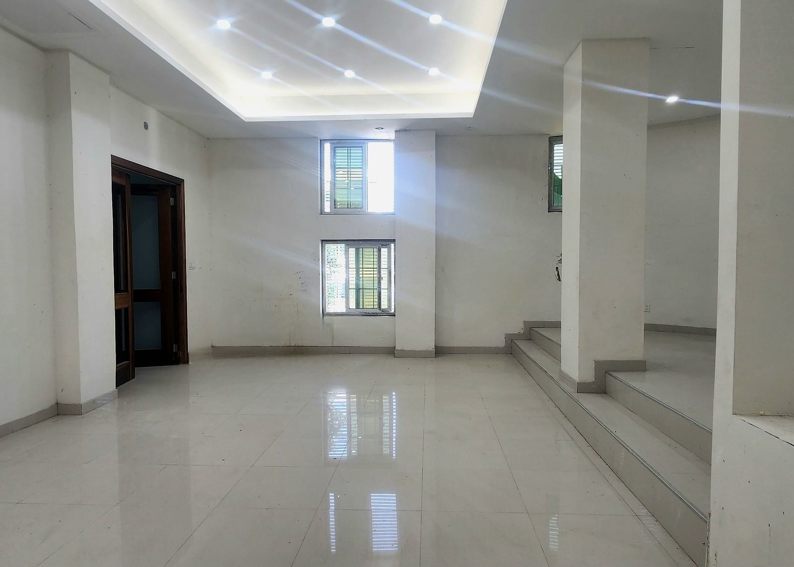 An image of an empty hall with a false ceiling in Montego Bay - Hotel 39, Jamaica