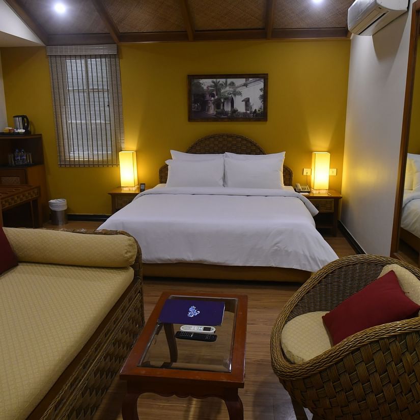FAMILY ROOM 3