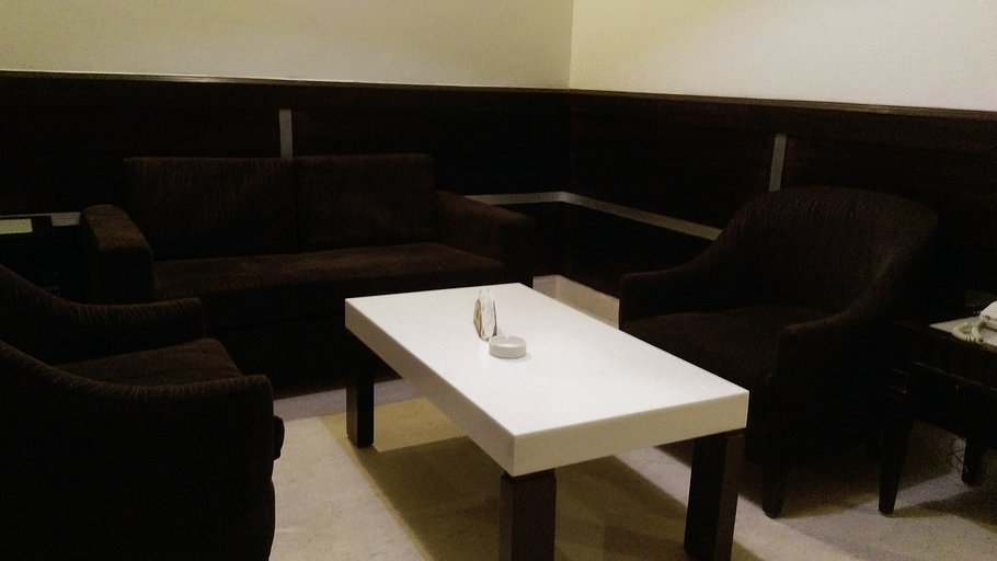 Hotel Aadhar, Gurgaon Gurgaon Suite Living Room Hotel Aadhar Gurgaon
