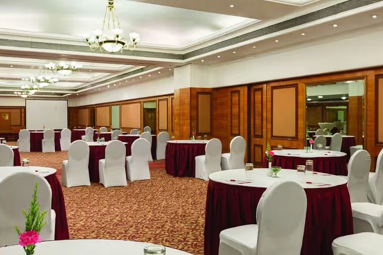 Concord Banquet Hall at Hotel Ramada Plaza Palm Grove Juhu Beach Mumbai, 5 Star Banquets in Juhu Mumbai 2dkd