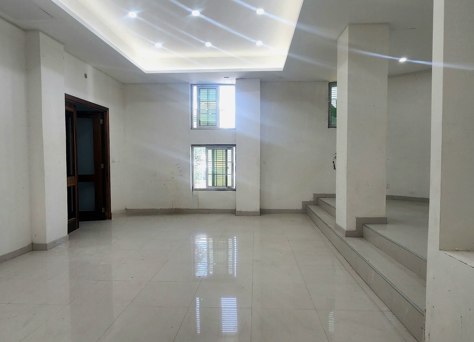 An image of an empty hall with a false ceiling in Montego Bay - Hotel 39, Jamaica