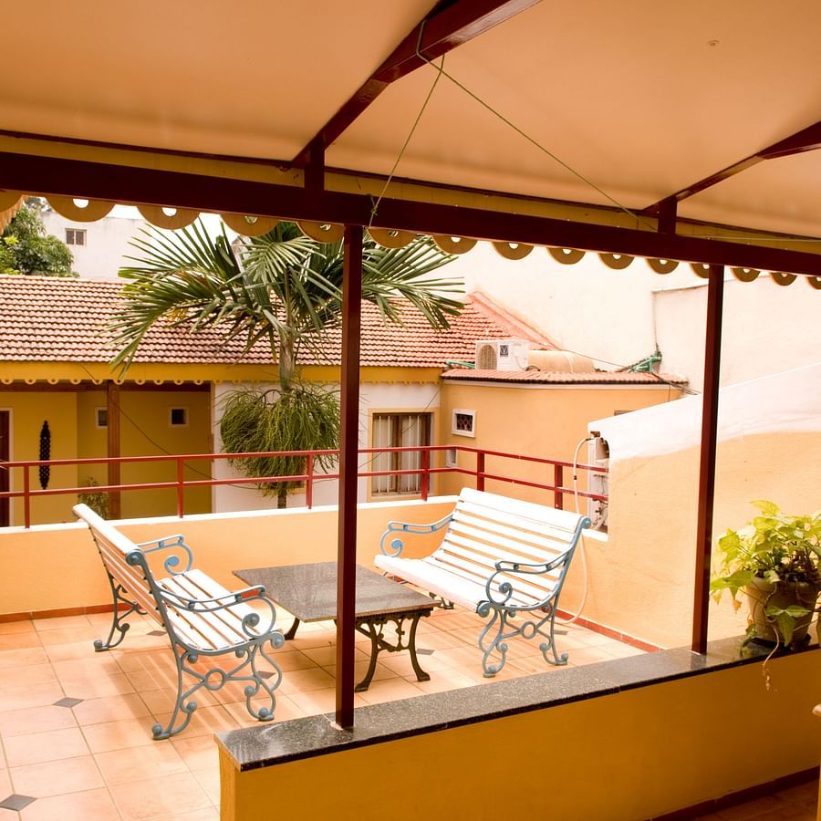 alt-text Casa Cottage - Hotel in Bangalore - Centrally Located - Bed and Breakfast - Heritage Hotel- Quiet Hotel Bangalore - Richmond Town - 9 pkso8h
