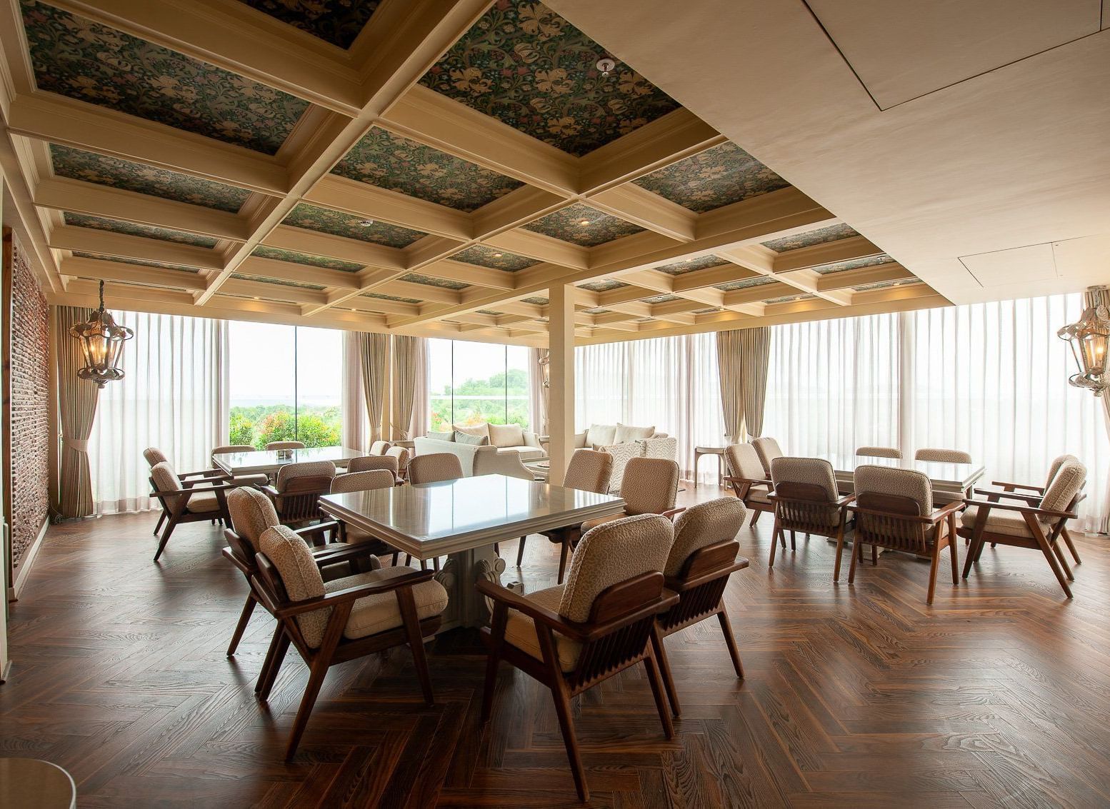 Executive-Lounge-001