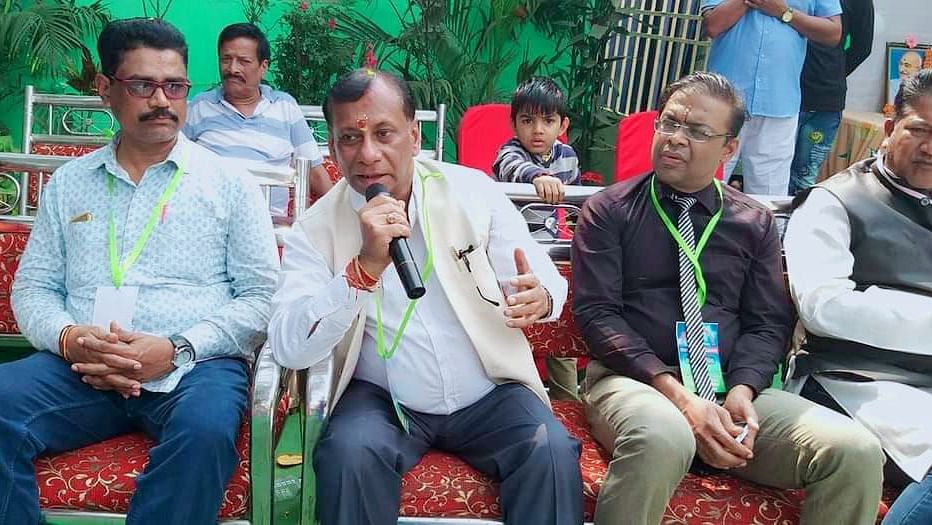 Members of Swosti Resorts visiting an old age home