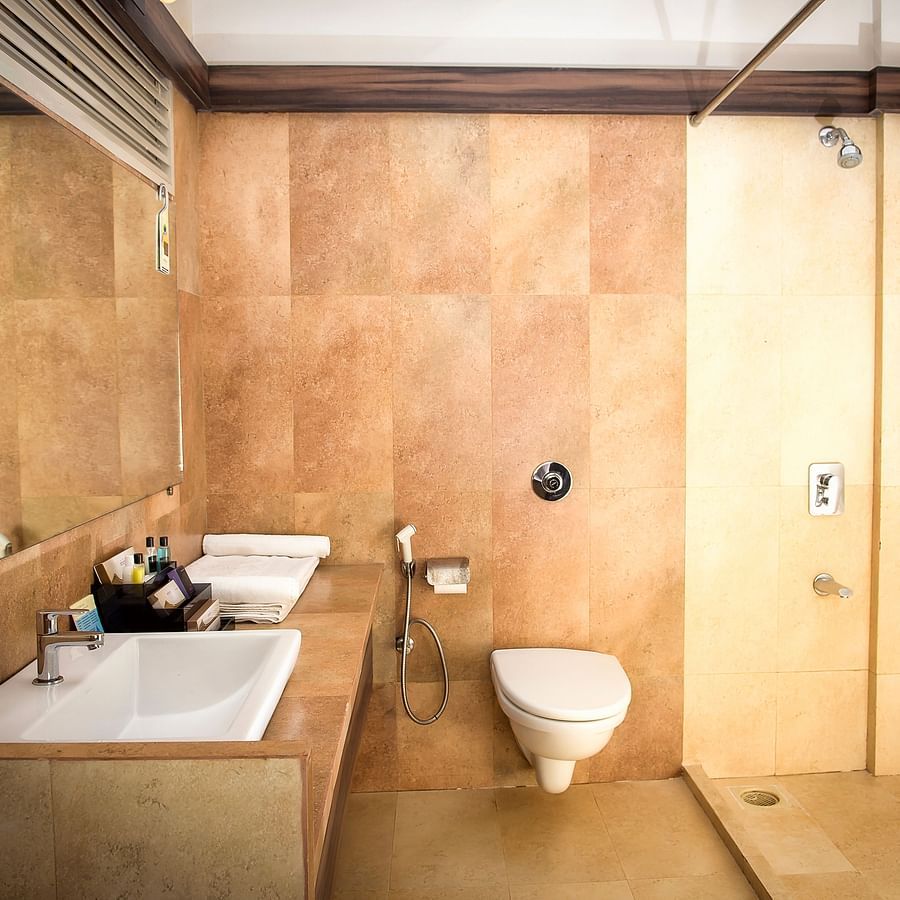 Adamo Resort Matheran - Regent Room washroom