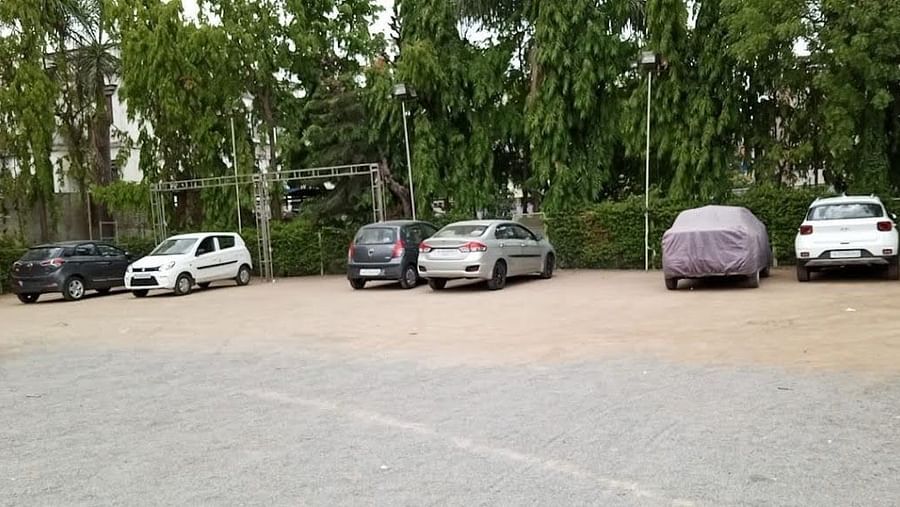 Vaikunth by Adamo Nathdwara Varsha Vatika Parking