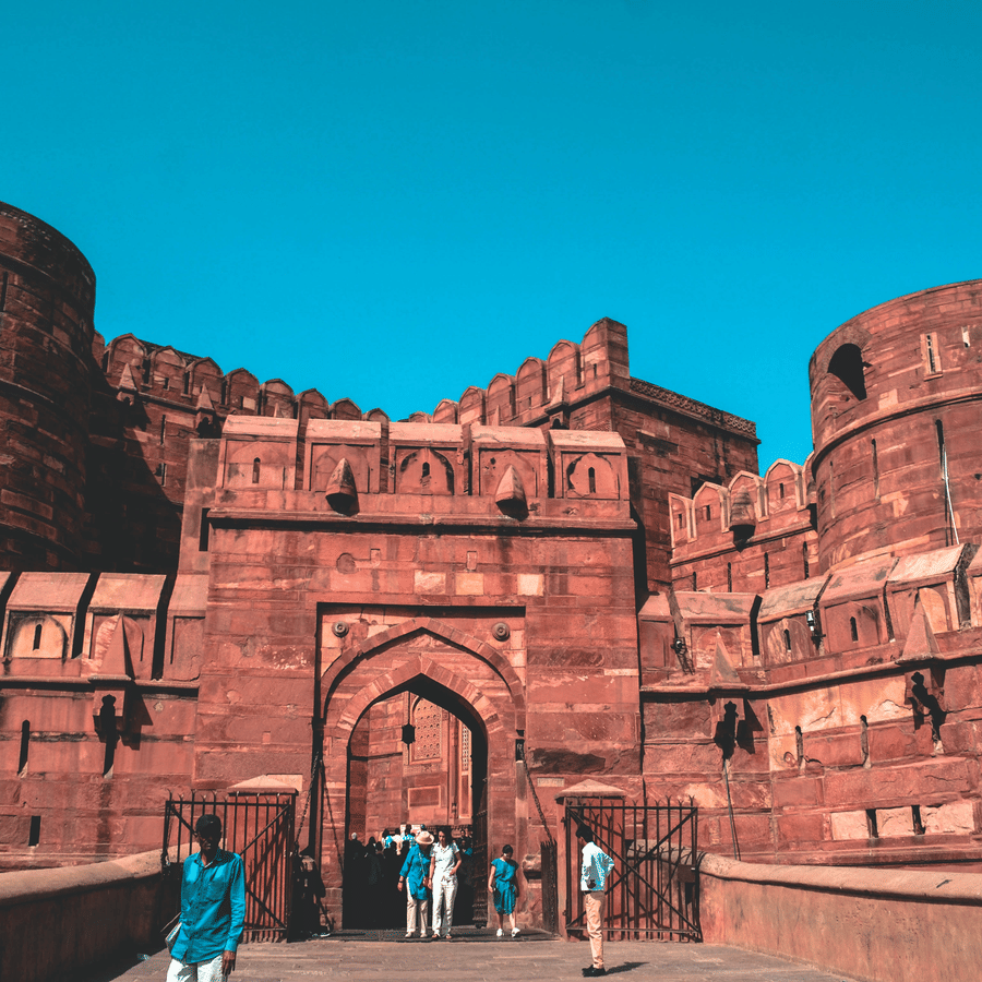 An image of Agra Fort from the entrance