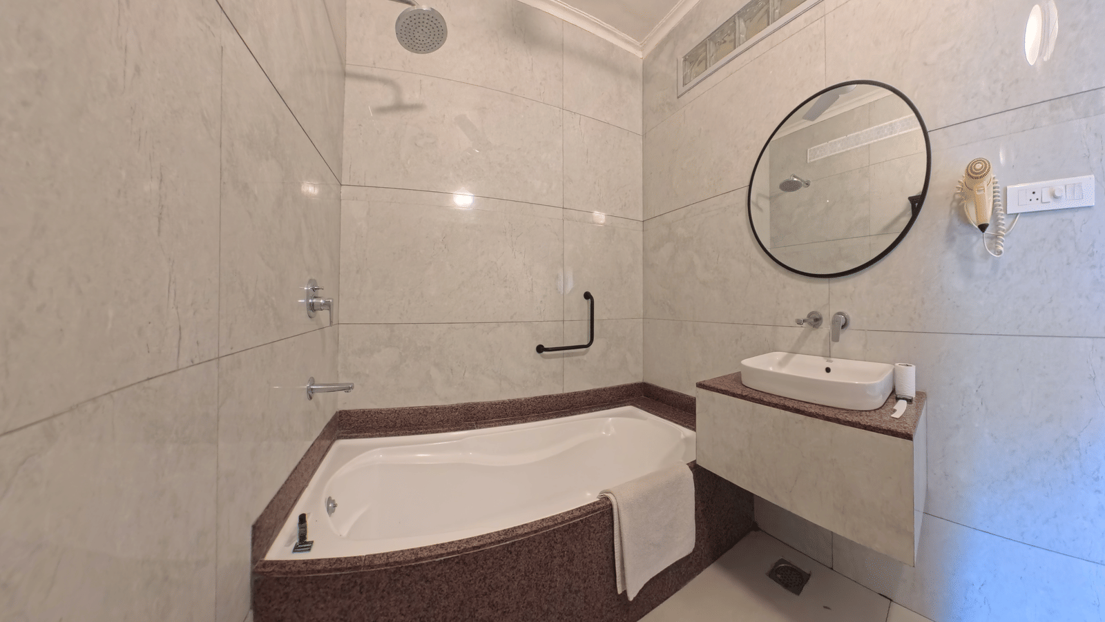 Suite Bath