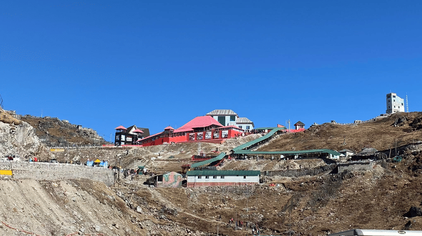 nathula-pass-v0-igr6de0kxhje1