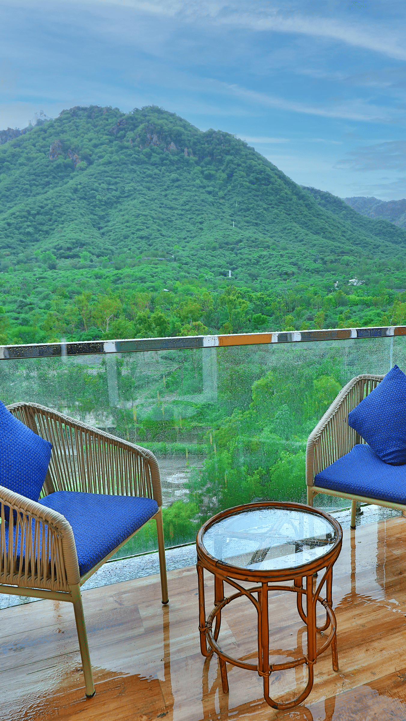 Outdoor Seating with the wading pool in Sajjan Chalet with wading pool 