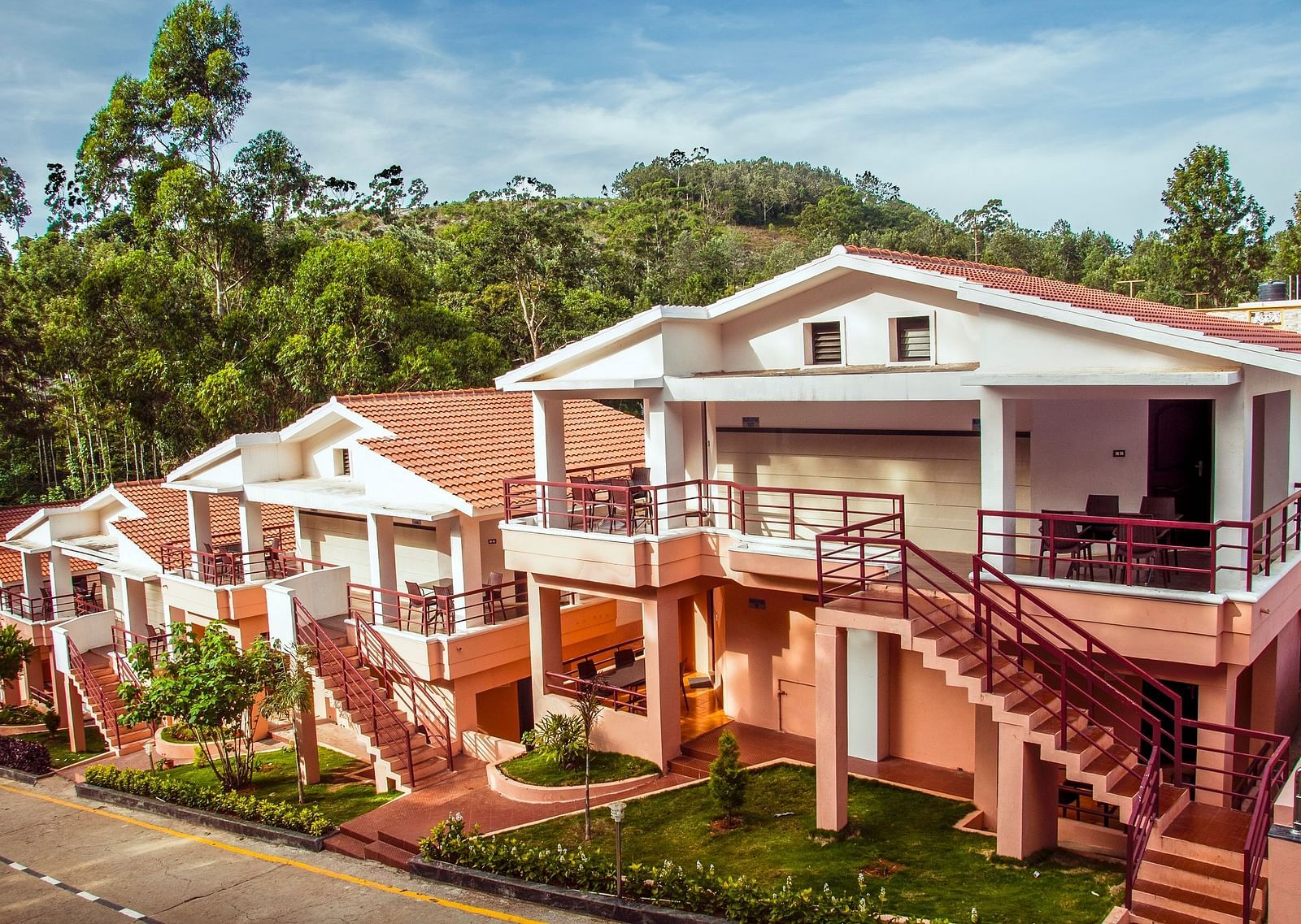 Exterior  of TGI Star Holiday Resort Yercaud