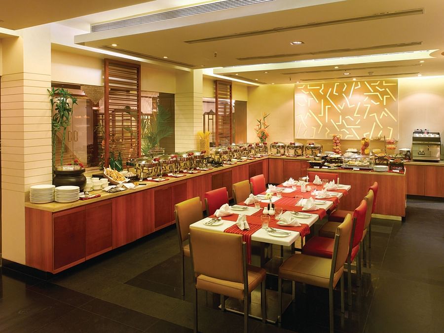 buffet dining space at Aromas Coffee Shop - Coffee Shop in Kolkata - Kenilworth Hotel