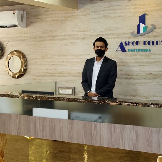 A reception area of a hotel- Maxxvalue Apartment Marol