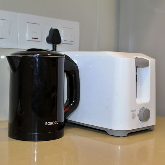 Kettle and toaster - Maxxvalue Apartment Hiranandani Powai