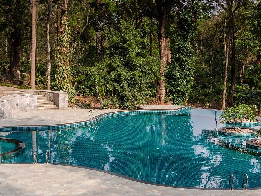  The Birchwood Retreat - view of the common pool area