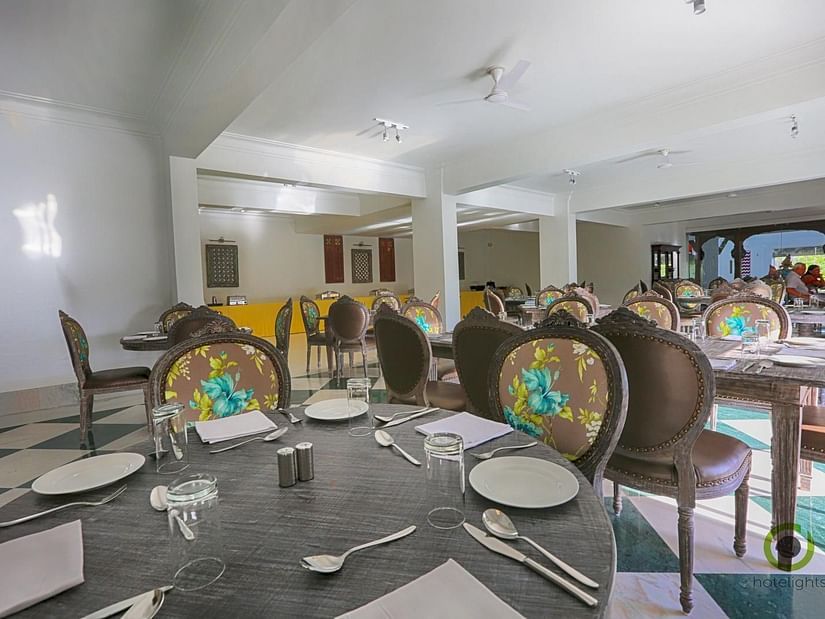 14 - Restaurant