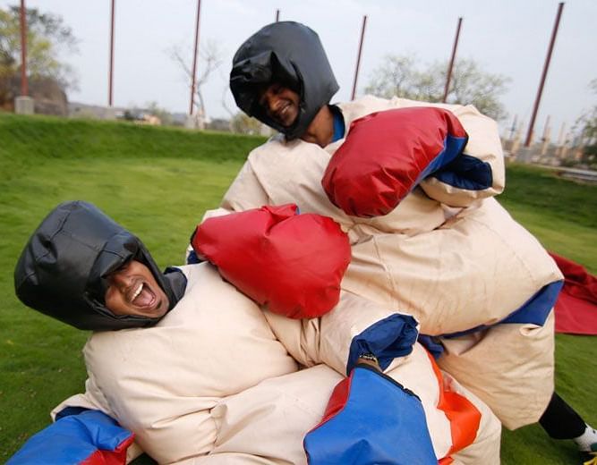 sumo-suits